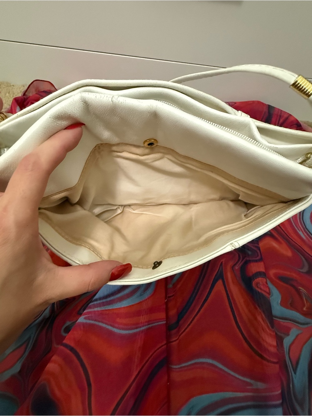 Vintage Creamy White Genuine Soft Leather Bow Crossbody Bag - Picture 5 of 5